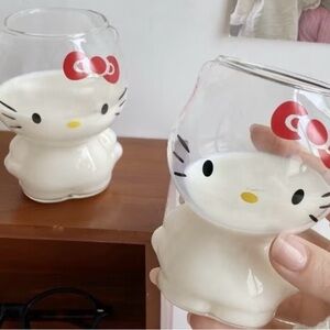 HELLO KITTY COLLECTIBLE GLASS CUPS (2) by Gecko